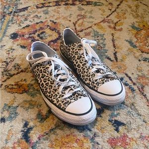 NWOT Converse Chuck Taylor All Star Low Cheetah Print